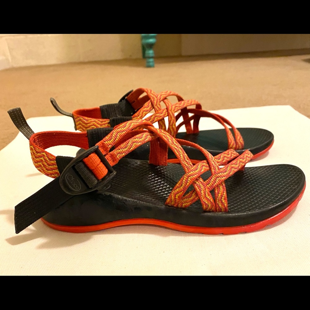 Chacos!